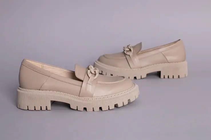 Туфлі жіночі шкіряні бежевого кольору фото 7 — інтернет-магазин Tapok
