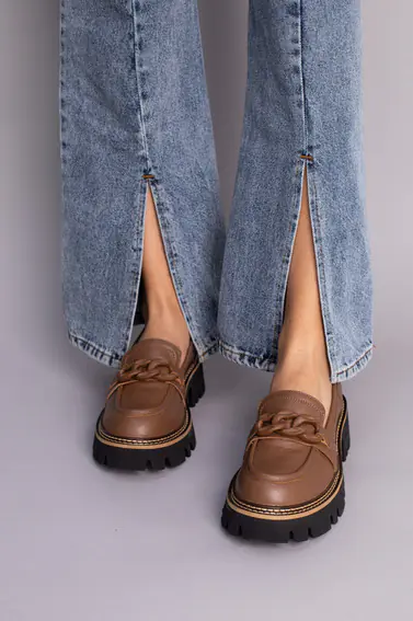 Туфлі жіночі шкіряні коричневого кольору фото 2 — інтернет-магазин Tapok