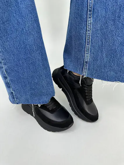 Кроссовки женские кожаные черные с вставками черной замши фото 2 — интернет-магазин Tapok