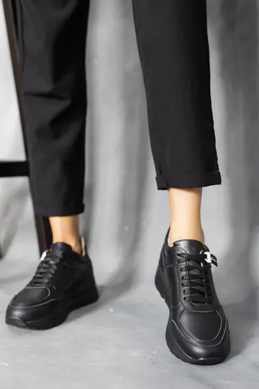 Жіночі кросівки шкіряні весна / осінь чорні Yuves 1 175 на бежевій підкладці фото 4 — інтернет-магазин Tapok