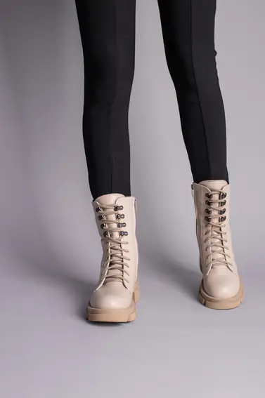 Черевики жіночі шкіряні колір латте на шнурках і з замком на байку фото 2 — інтернет-магазин Tapok