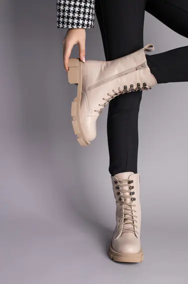 Черевики жіночі шкіряні колір латте на шнурках і з замком на байку фото 6 — інтернет-магазин Tapok