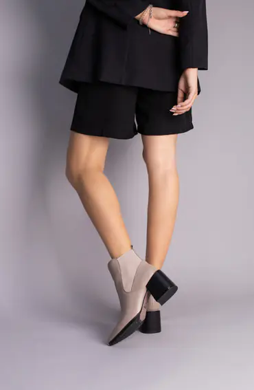 Ботинки женские кожаные бежевые на каблуке фото 3 — интернет-магазин Tapok