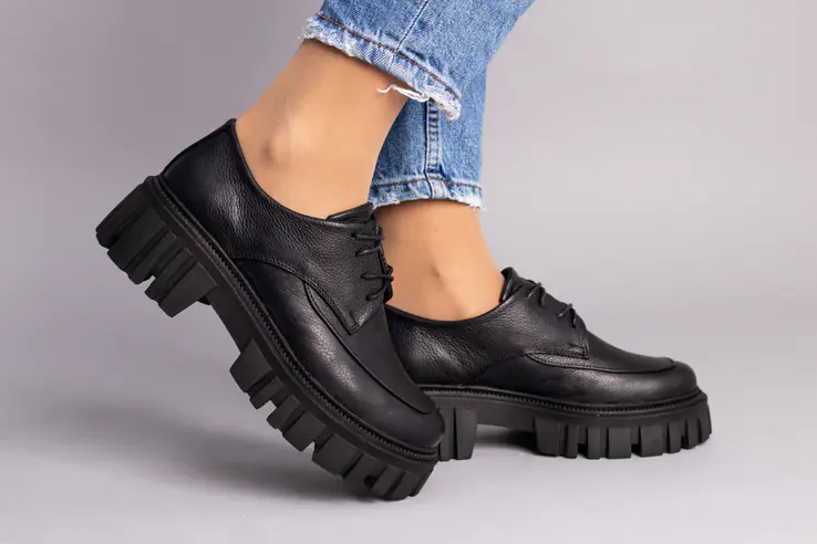 Туфли женские кожа флотар черные на шнуровке фото 1 — интернет-магазин Tapok