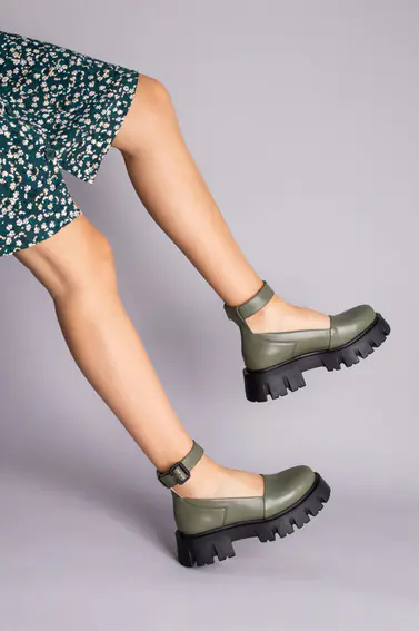 Туфли женские кожаные цвета хаки на массивной подошве фото 5 — интернет-магазин Tapok
