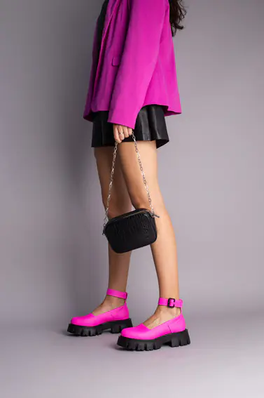 Туфлі жіночі шкіряні рожеві на масивній підошві фото 4 — інтернет-магазин Tapok