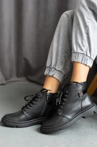 Женские ботинки кожаные весна/осень черные Milord 1070 на байке фото 2 — интернет-магазин Tapok
