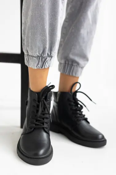 Женские ботинки кожаные весна/осень черные Milord 1070 на байке фото 5 — интернет-магазин Tapok