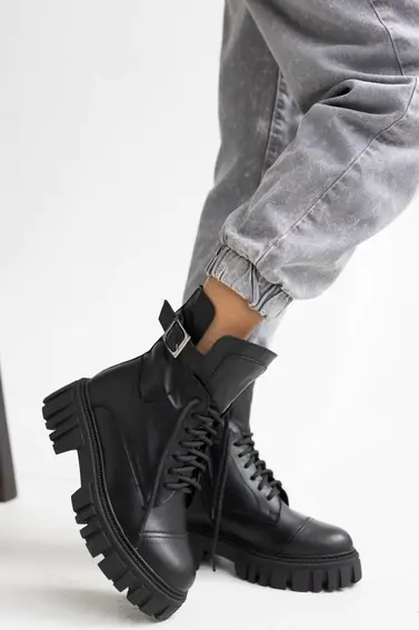 Жіночі черевики шкіряні зимові чорні Udg 2202 / 1А набивна шерсть фото 1 — інтернет-магазин Tapok