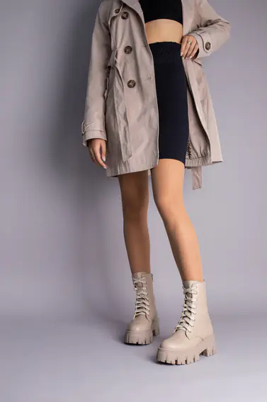 Ботинки женские кожаные бежевого цвета зимние фото 2 — интернет-магазин Tapok