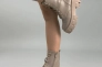 Ботинки женские кожаные бежевого цвета зимние Фото 15