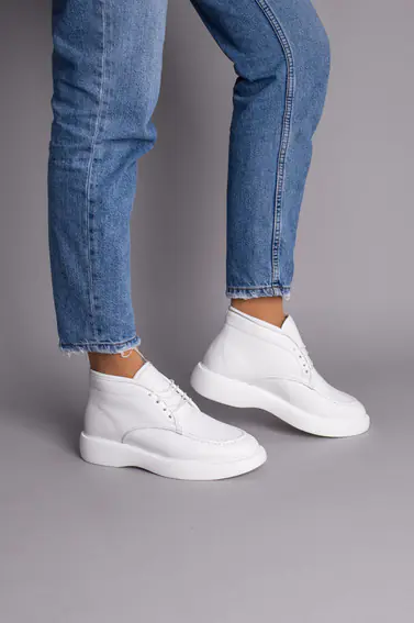 Ботинки женские кожаные белые зимние фото 2 — интернет-магазин Tapok