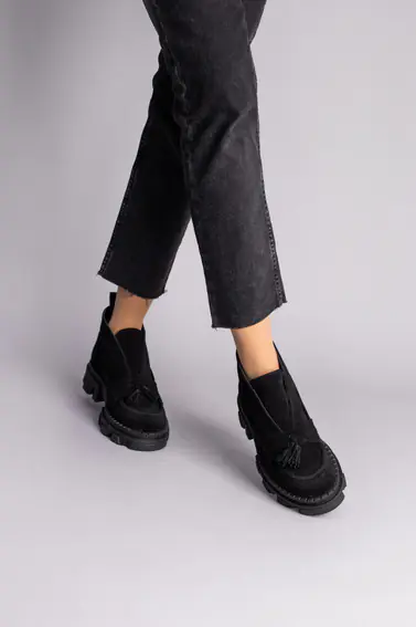Лофери жіночі замшеві чорні зимові з пензликом фото 5 — інтернет-магазин Tapok