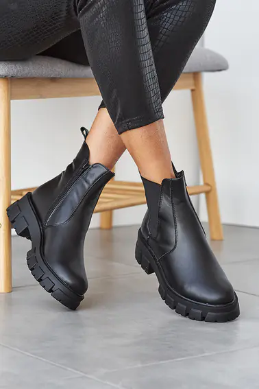 Жіночі черевики шкіряні зимові чорні Emirro 205 на хутрі фото 1 — інтернет-магазин Tapok