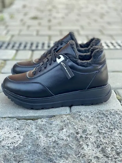 Жіночі кросівки шкіряні зимові чорні Yuves 8011 на хутрі фото 3 — інтернет-магазин Tapok