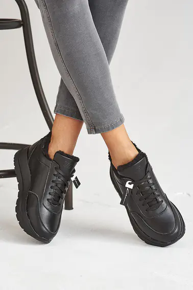 Жіночі кросівки шкіряні зимові чорні Yuves 8011 на хутрі фото 12 — інтернет-магазин Tapok