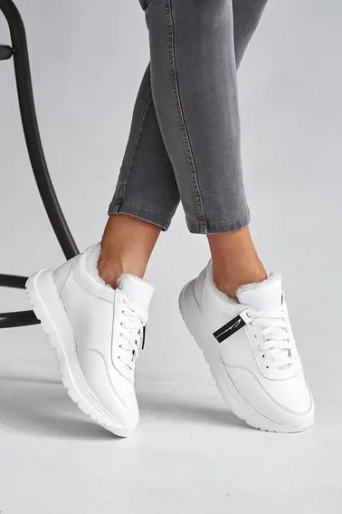 Жіночі кросівки шкіряні зимові білі Yuves 8011 на хутрі фото 10 — інтернет-магазин Tapok