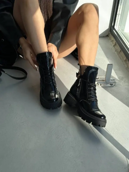 Ботинки женские кожа наплак черного цвета зимние фото 13 — интернет-магазин Tapok