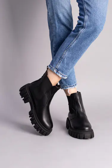 Ботинки женские кожаные черные с резинкой зимние фото 2 — интернет-магазин Tapok