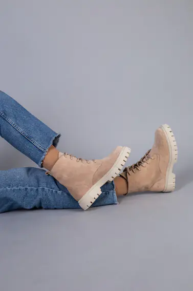 Ботинки женские замшевые пудровые на шнурках зимние фото 7 — интернет-магазин Tapok