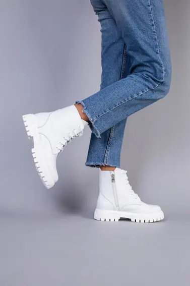 Ботинки женские кожаные белые на шнурках и с замком на цигейке фото 5 — интернет-магазин Tapok