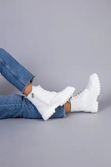 Ботинки женские кожаные белые на шнурках и с замком на цигейке фото 6 — интернет-магазин Tapok