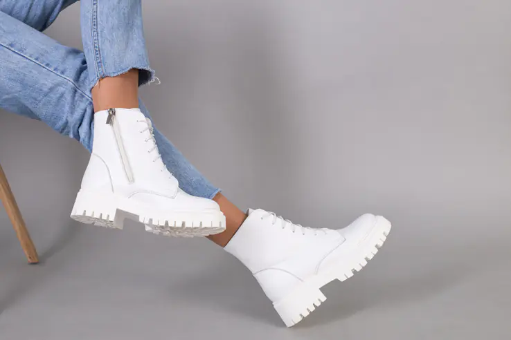 Ботинки женские кожаные белые на низком ходу зимние фото 7 — интернет-магазин Tapok