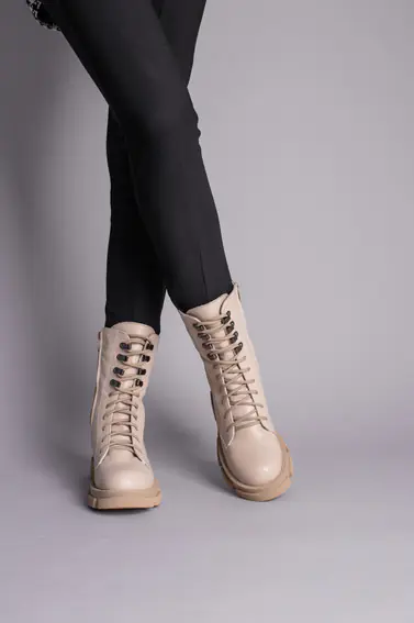 Ботинки женские кожаные цвет латте на шнурках и с замком на меху фото 4 — интернет-магазин Tapok