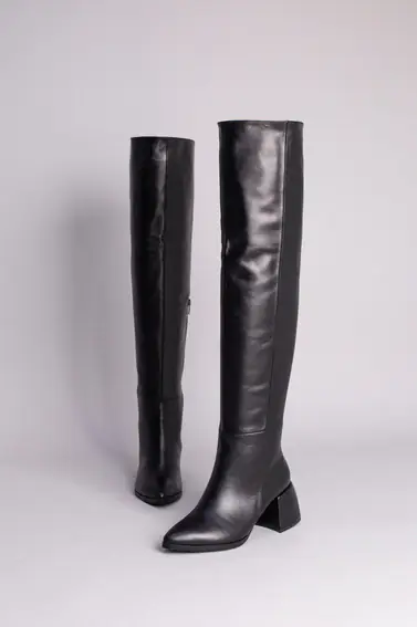 Ботфорти жіночі шкіряні чорного кольору з зимовими каблуком. фото 6 — інтернет-магазин Tapok