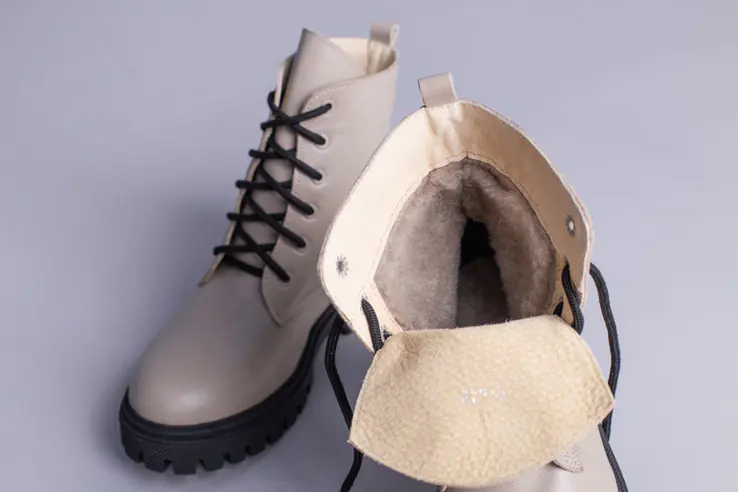 Ботинки женские кожаные бежевые на шнурках зимние фото 11 — интернет-магазин Tapok