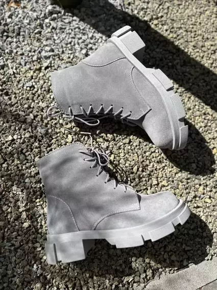 Ботинки женские замшевые серого цвета на шнурках и с замком зимние фото 20 — интернет-магазин Tapok