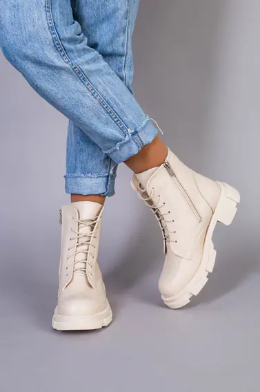 Ботинки женские кожаные молочного цвета на шнурках и с замком зимние фото 2 — интернет-магазин Tapok