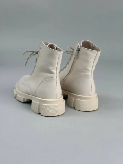 Черевики жіночі шкіряні молочного кольору на шнурках та із замком зимові фото 27 — інтернет-магазин Tapok