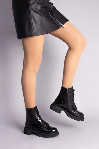 Ботинки женские кожа наплак черные на шнурках и с замком зимние фото 2 — интернет-магазин Tapok