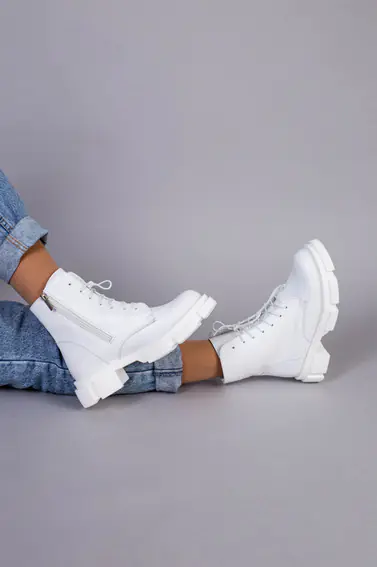 Ботинки женские кожаные белого цвета на шнурках и с замком зимние фото 6 — интернет-магазин Tapok