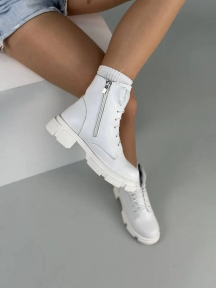 Ботинки женские кожаные белого цвета на шнурках и с замком зимние фото 15 — интернет-магазин Tapok