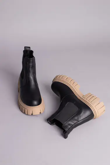 Ботинки женские кожаные черные с резинкой на бежевой подошве зимние фото 10 — интернет-магазин Tapok