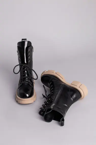 Ботинки женские кожа наплак черные на шнурках и с замком на бежевой подошве фото 9 — интернет-магазин Tapok