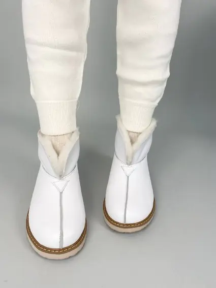 Угги женские кожаные белого цвета короткие фото 3 — интернет-магазин Tapok
