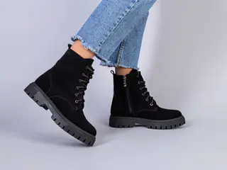 Ботинки женские замшевые черные на шнурках и с замком на цигейке