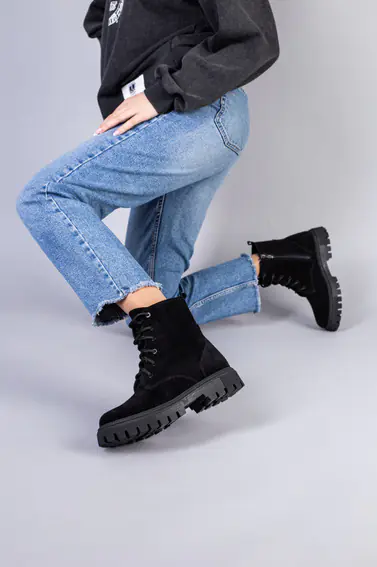 Ботинки женские замшевые черные на шнурках и с замком на цигейке фото 4 — интернет-магазин Tapok