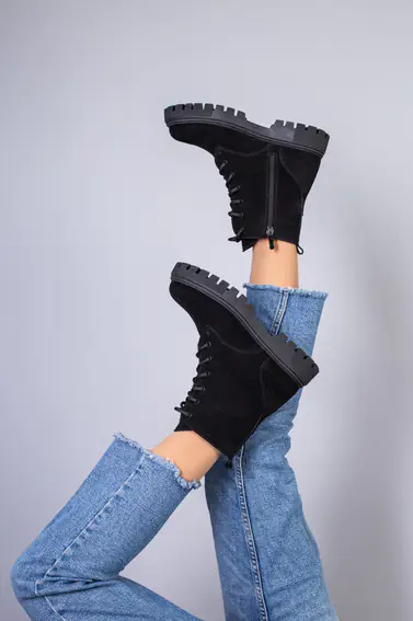 Ботинки женские замшевые черные на шнурках и с замком на цигейке фото 8 — интернет-магазин Tapok