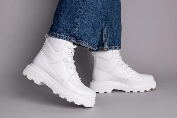 Ботинки женские кожаные белые зимние фото 13 — интернет-магазин Tapok