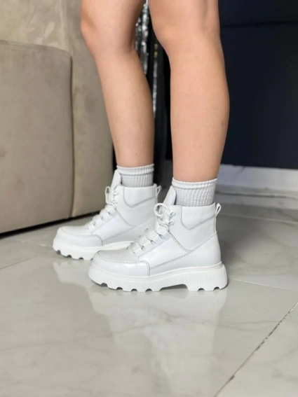 Ботинки женские кожаные белые зимние фото 14 — интернет-магазин Tapok