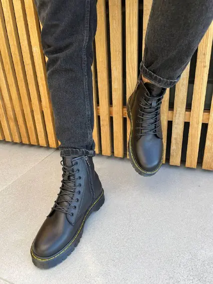 Ботинки мужские кожаные черного цвета с желтой строчкой зимние фото 4 — интернет-магазин Tapok