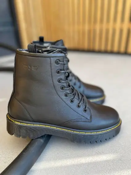 Ботинки мужские кожаные черного цвета с желтой строчкой зимние фото 17 — интернет-магазин Tapok