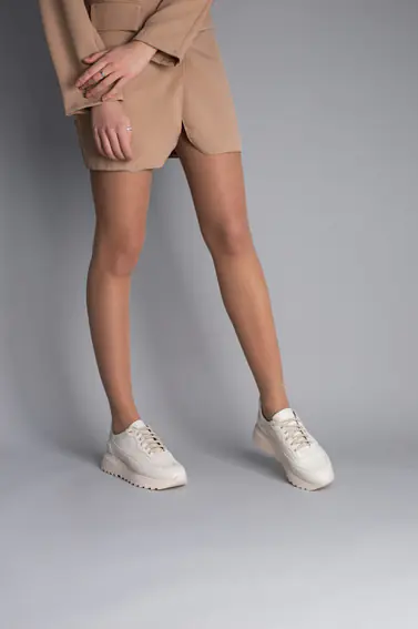 Кроссовки женские кожаные молочного цвета фото 5 — интернет-магазин Tapok