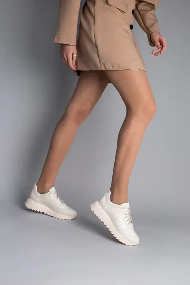 Кроссовки женские кожаные молочного цвета фото 6 — интернет-магазин Tapok