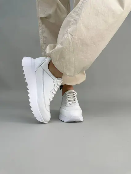 Кросівки жіночі шкіряні білого кольору фото 4 — інтернет-магазин Tapok