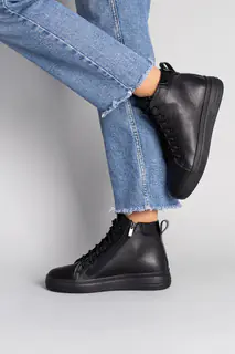 Ботинки женские кожаные черные на низком ходу демисезонные